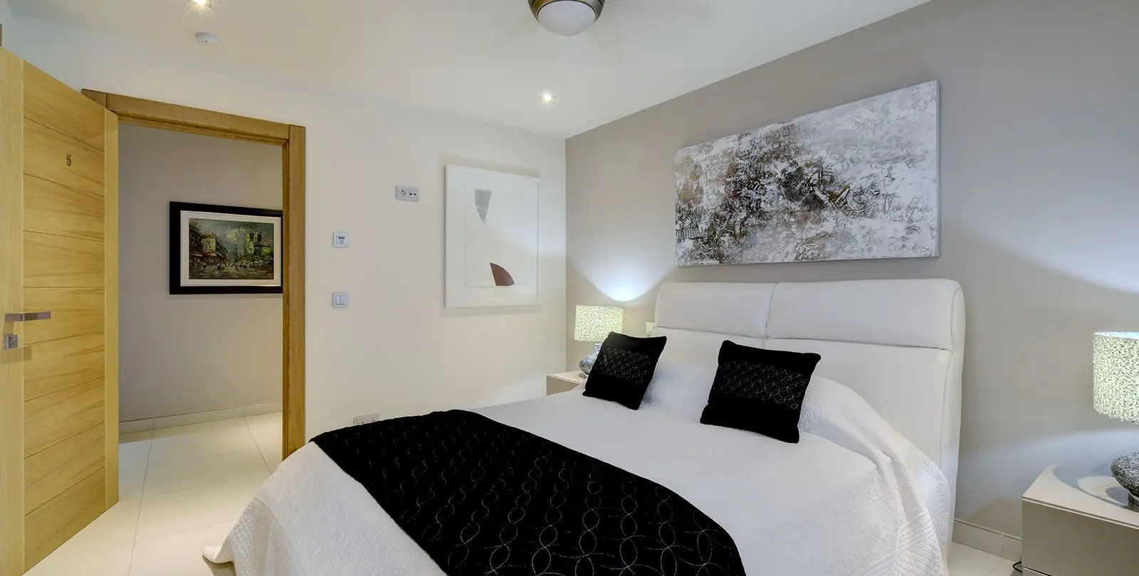 Sale of detached villa in Nueva Andalucía 50