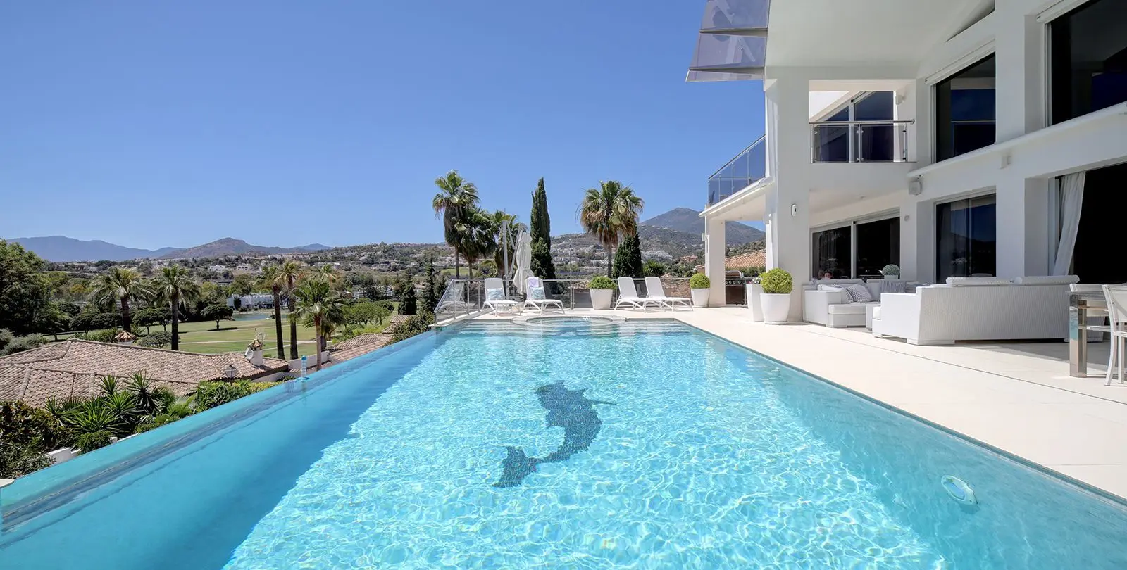 Sale of detached villa in Nueva Andalucía 108
