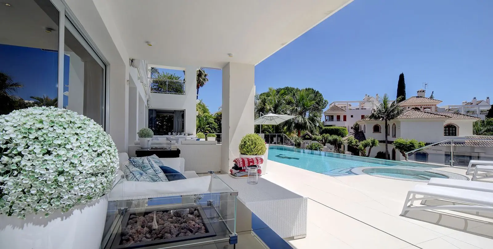 Sale of detached villa in Nueva Andalucía 116