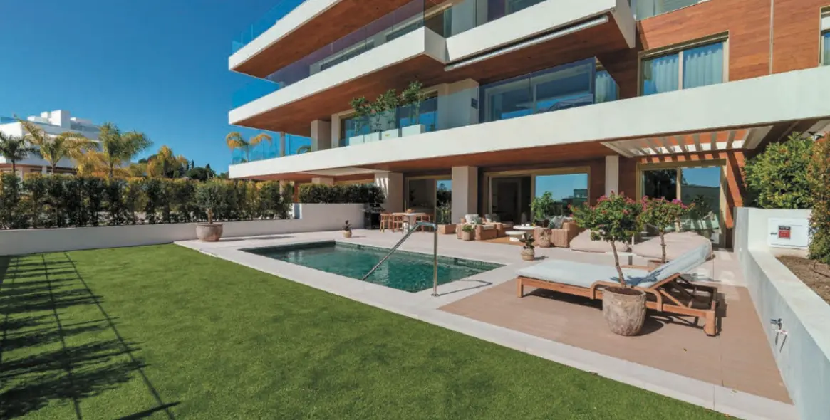 Venta de apartamento en planta baja en The Golden Mile 1