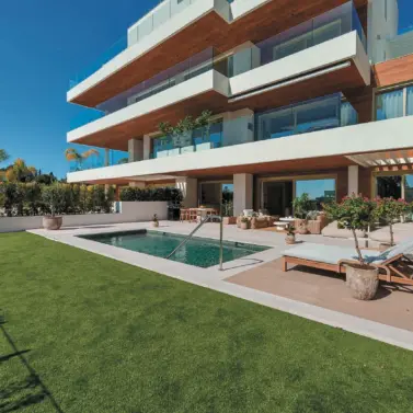 Venta de apartamento en planta baja en The Golden Mile