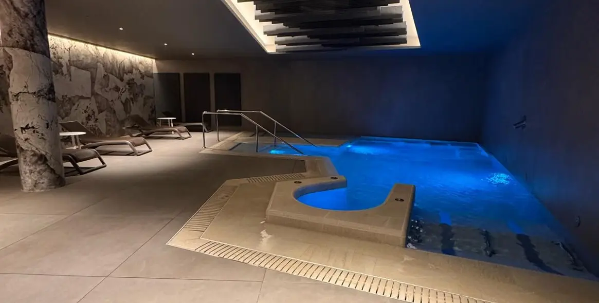 Venta de apartamento en planta baja en The Golden Mile 14