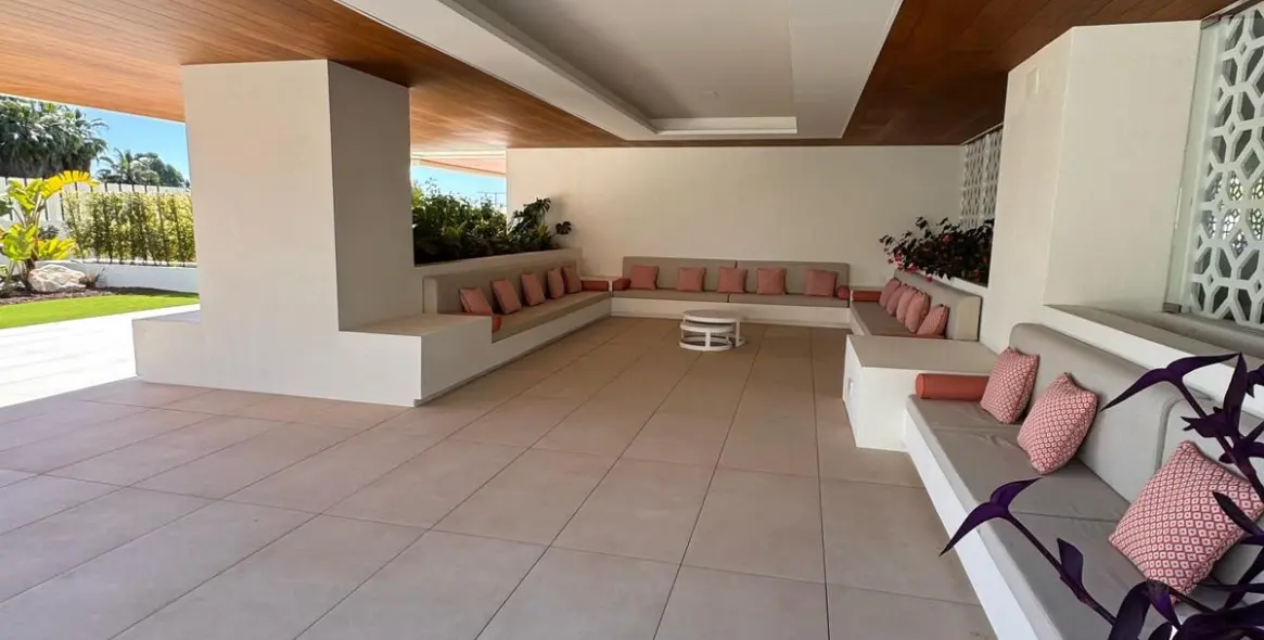 Venta de apartamento en planta baja en The Golden Mile 17