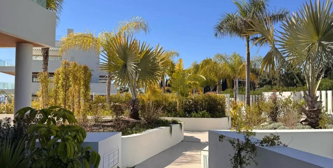 Venta de apartamento en planta baja en The Golden Mile 20