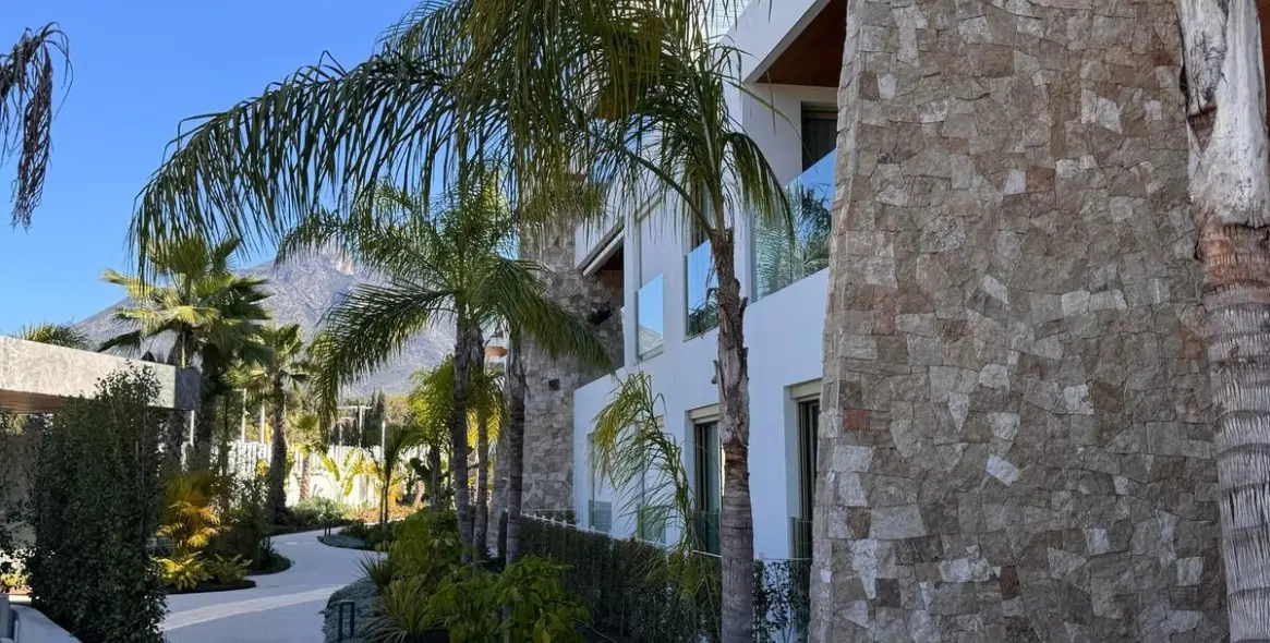 Venta de apartamento en planta baja en The Golden Mile 25