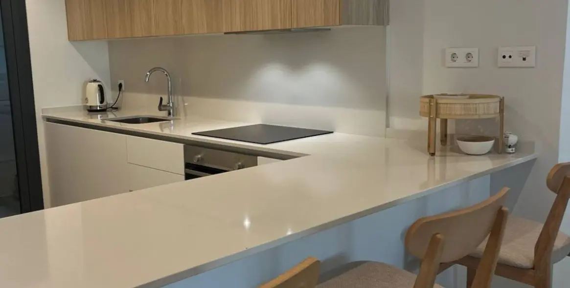 Short-term rent of middle floor apartment in Estepona 4