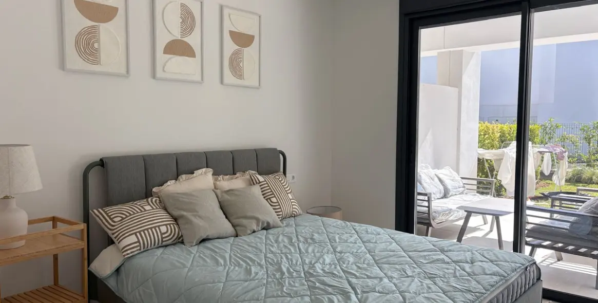 Short-term rent of middle floor apartment in Estepona 5