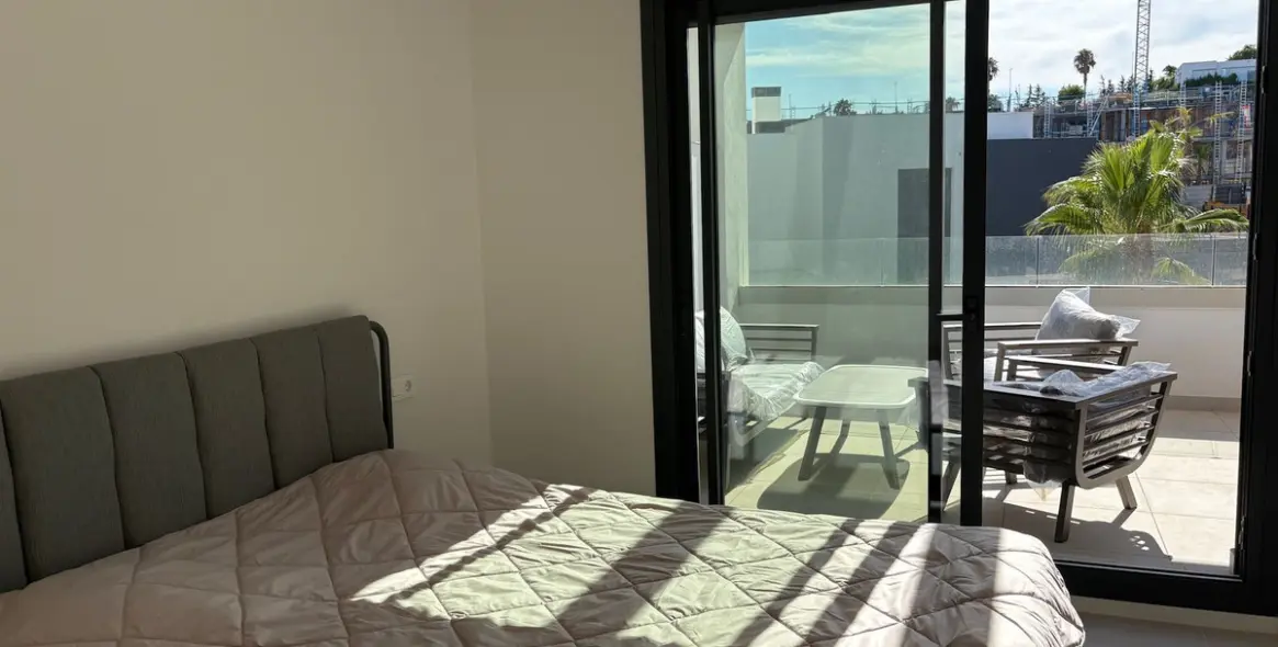 Short-term rent of middle floor apartment in Estepona 13