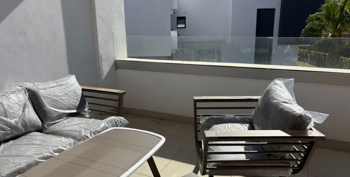 Short-term rent of middle floor apartment in Estepona 15