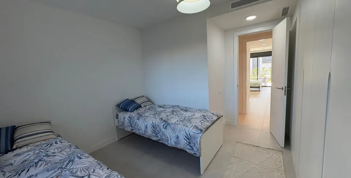 Short-term rent of middle floor apartment in Estepona 18