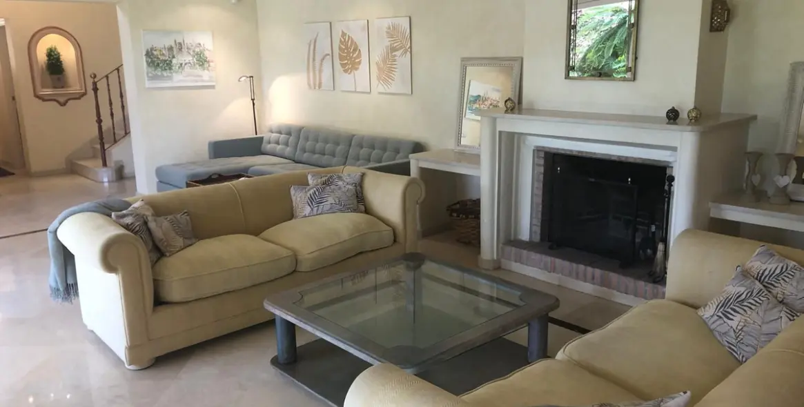 Long-term rent of detached villa in Nueva Andalucía 4