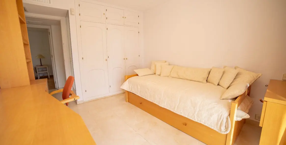 Long-term rent of detached villa in Nueva Andalucía 15