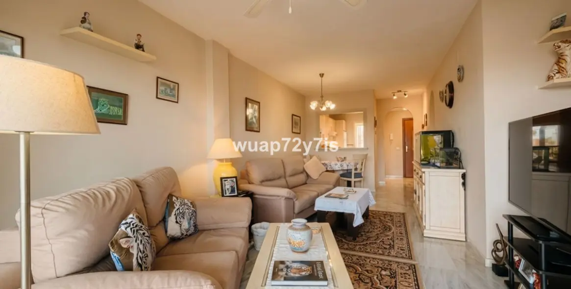 Venta de apartamento en planta media en Calahonda 3