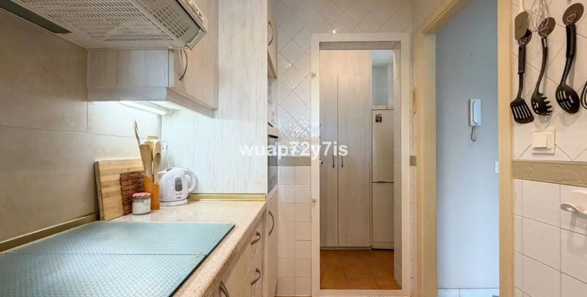 Venta de apartamento en planta media en Calahonda 9