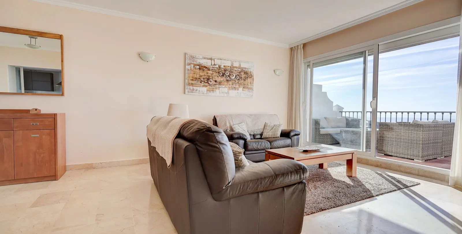 Sale of penthouse in Calahonda 5