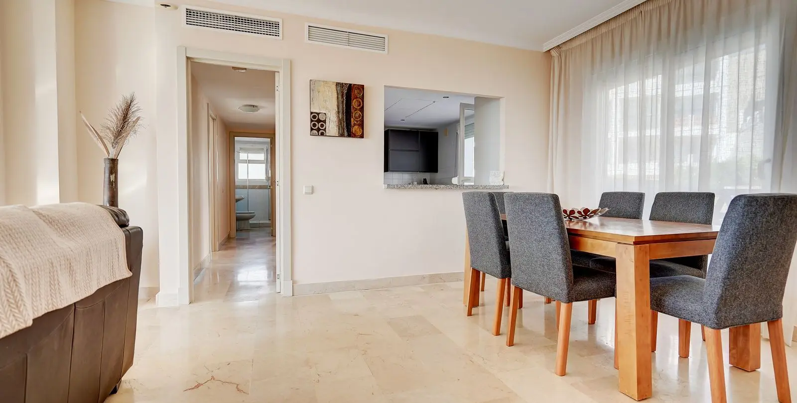 Sale of penthouse in Calahonda 9