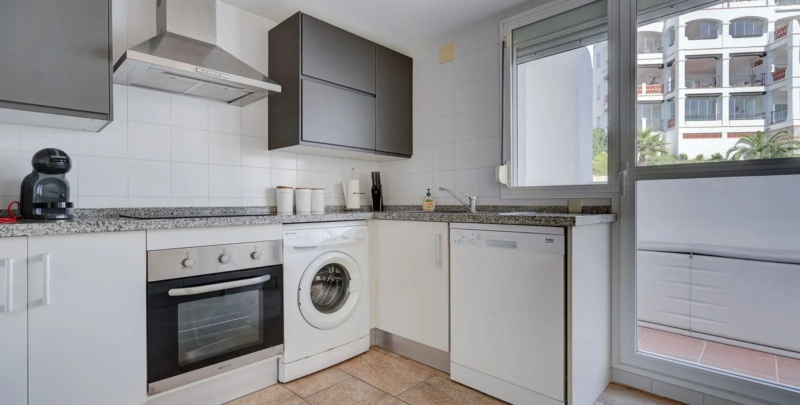 Sale of penthouse in Calahonda 10