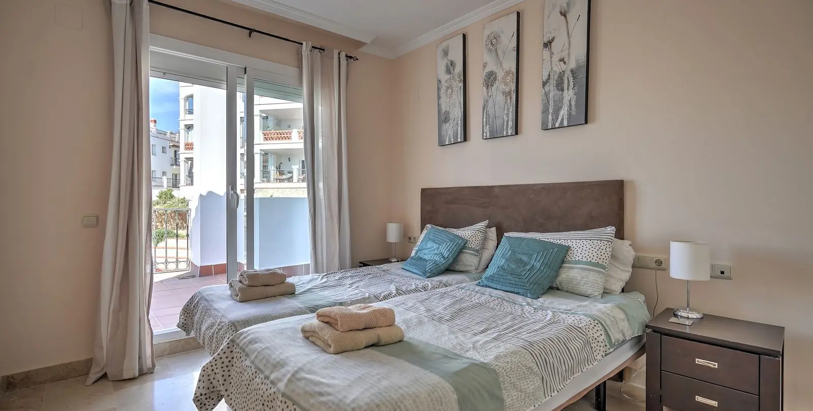 Sale of penthouse in Calahonda 15
