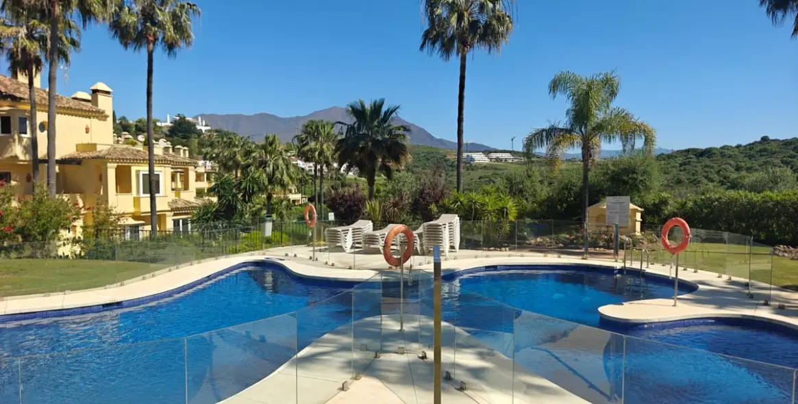 Venta de apartamento en planta baja en Casares 2