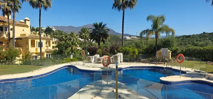 Venta de apartamento en planta baja en Casares 1