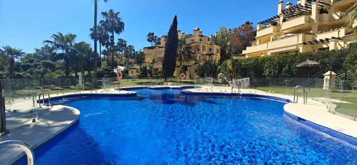 Venta de apartamento en planta baja en Casares 3