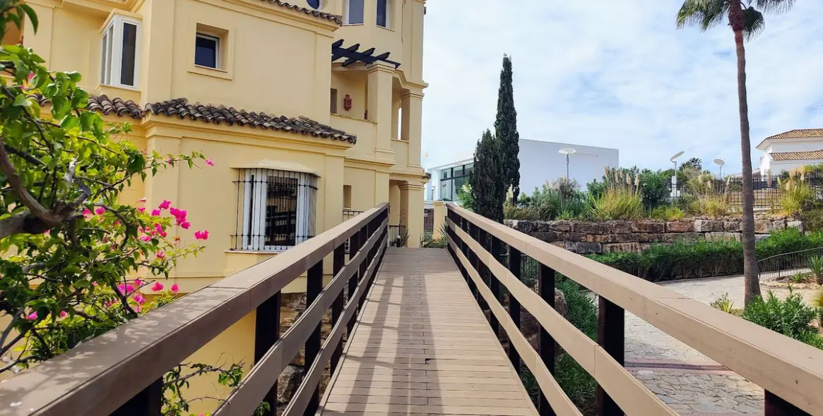 Venta de apartamento en planta baja en Casares 36
