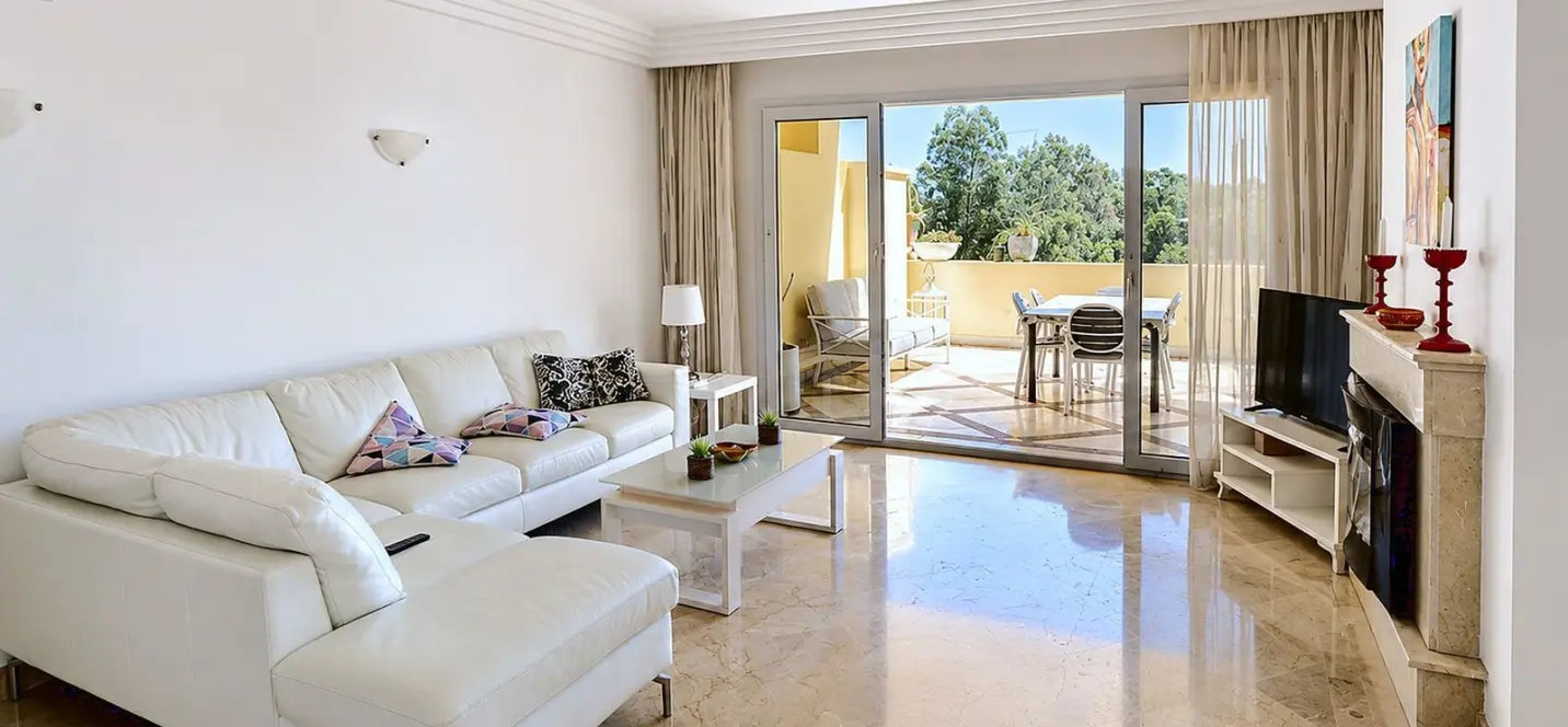 Продажа апартаментов на среднем этаже в Casares 3