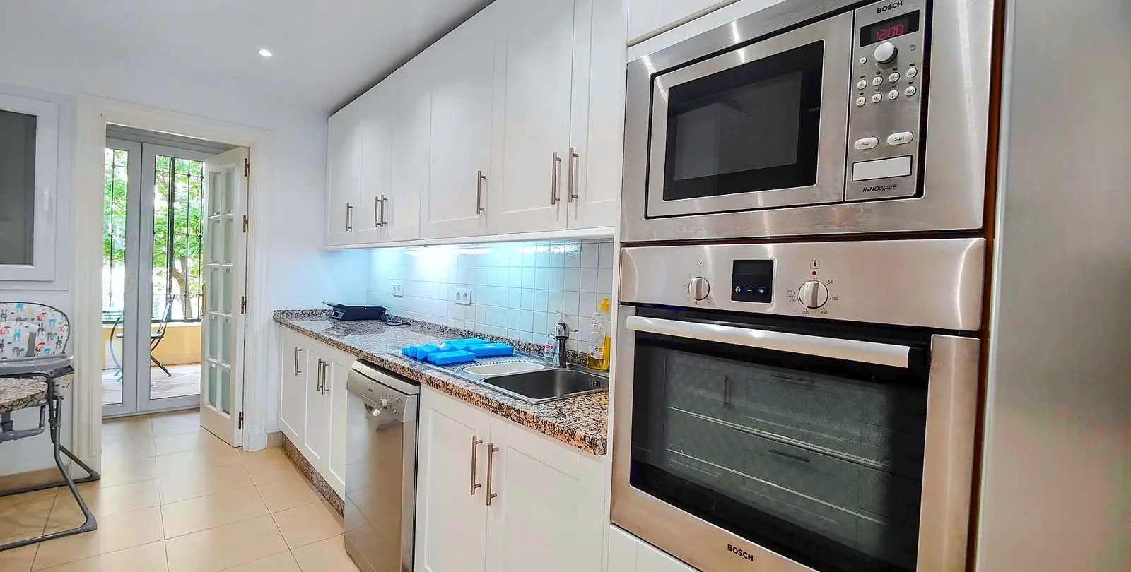 Продажа апартаментов на среднем этаже в Casares 11