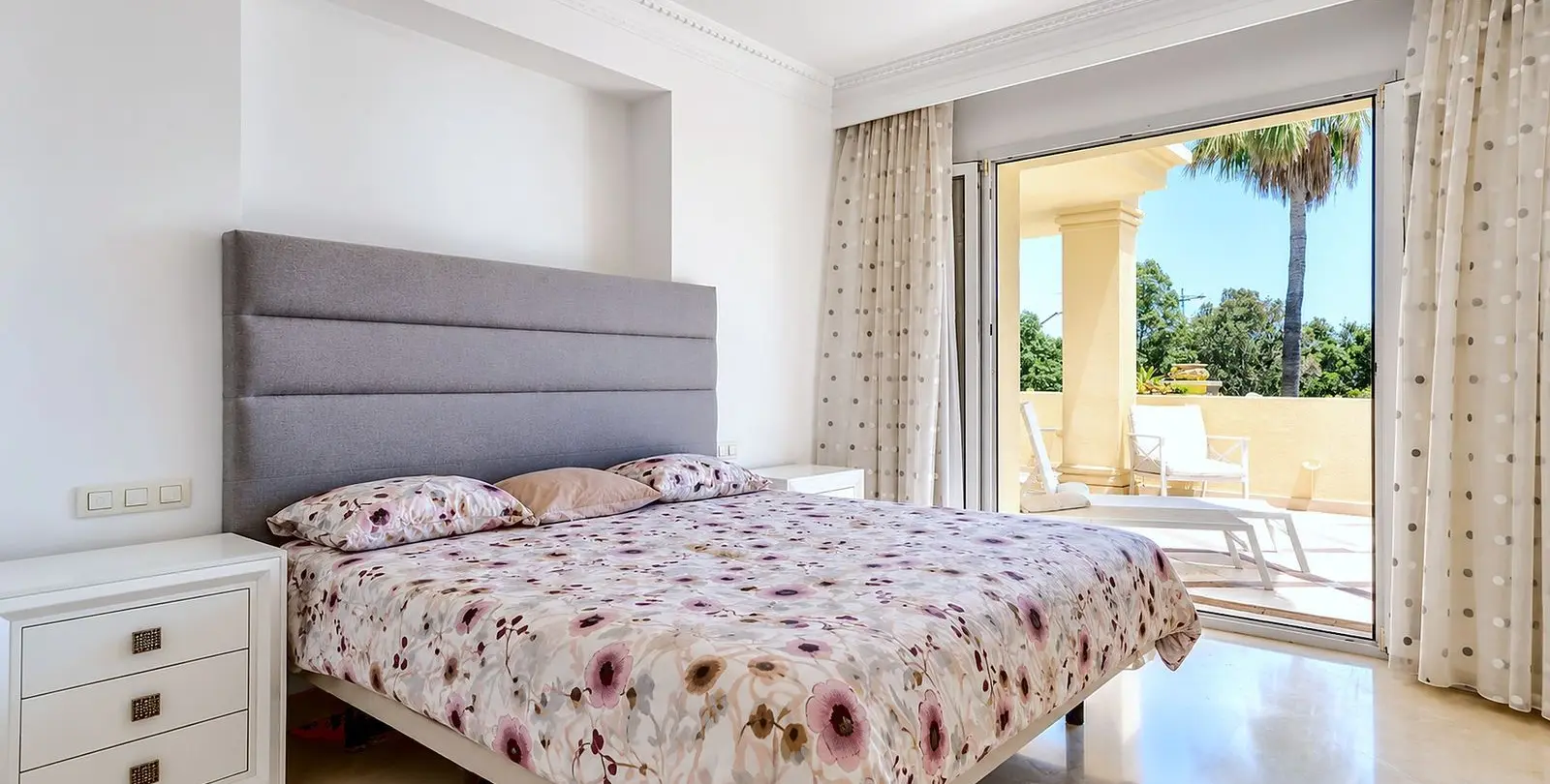 Продажа апартаментов на среднем этаже в Casares 18