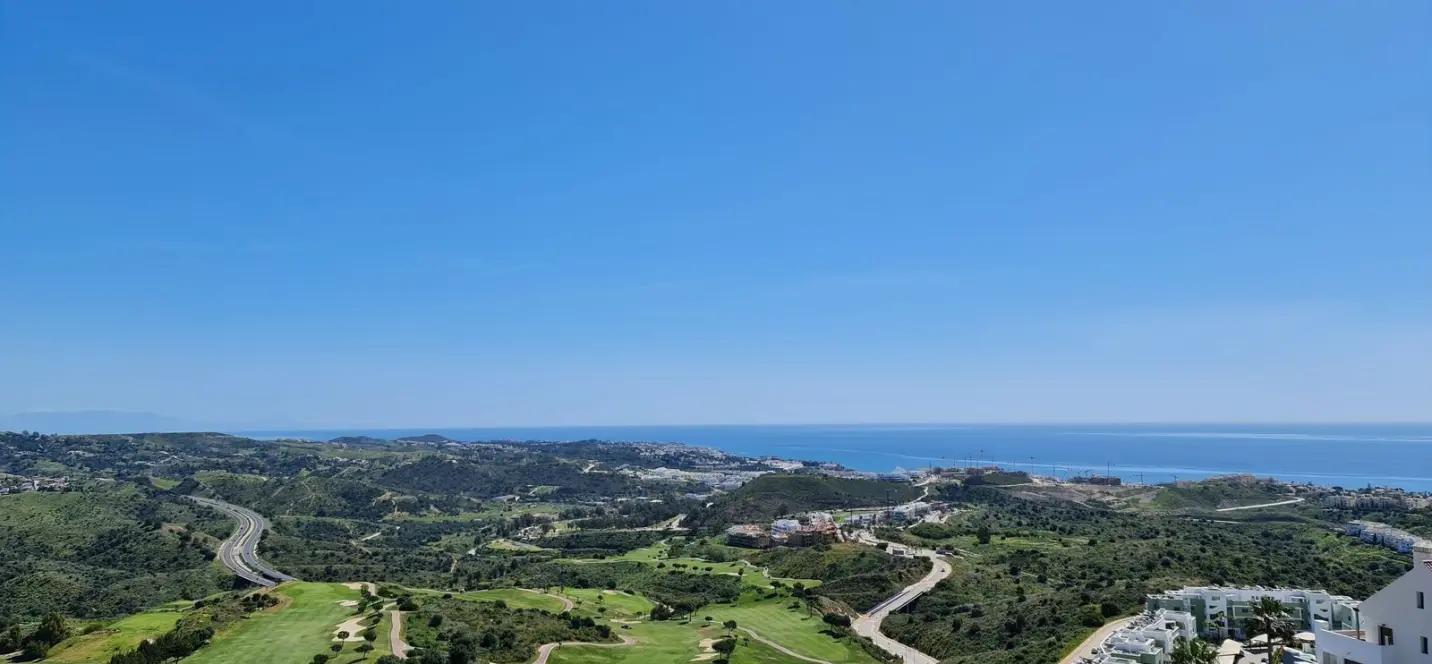 Продажа двухуровневого пентхауса в La Cala de Mijas 1