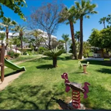 Venta de apartamento en planta baja en The Golden Mile