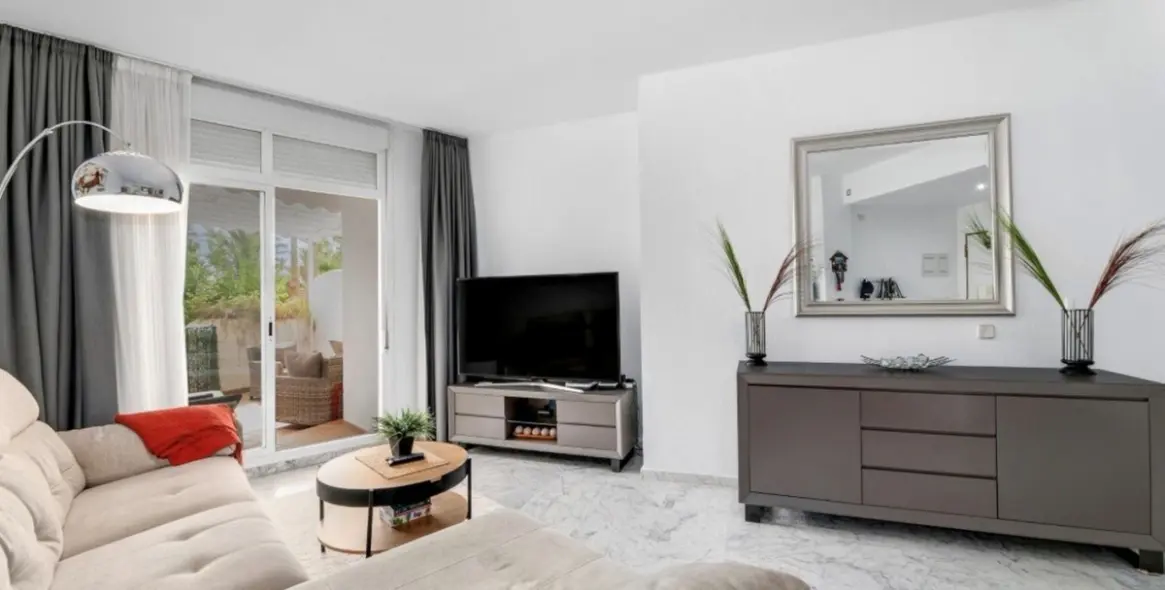Venta de apartamento en planta baja en The Golden Mile 2
