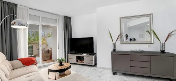 Venta de apartamento en planta baja en The Golden Mile 1