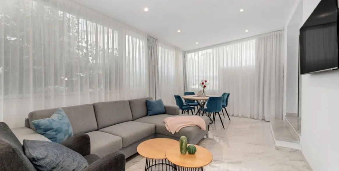 Venta de apartamento en planta baja en The Golden Mile 5