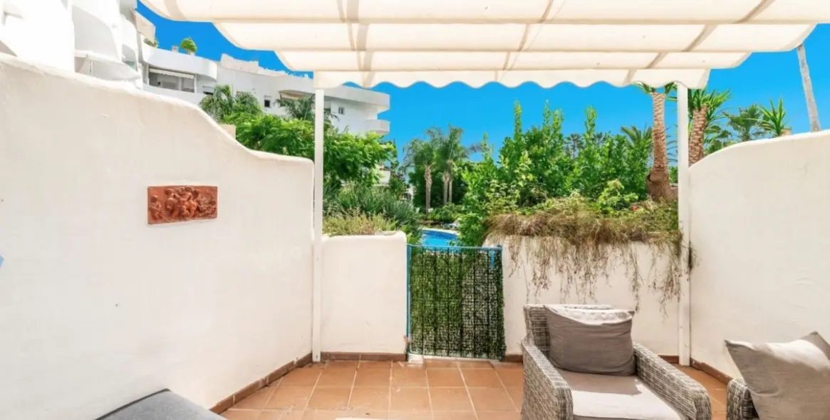 Venta de apartamento en planta baja en The Golden Mile 8
