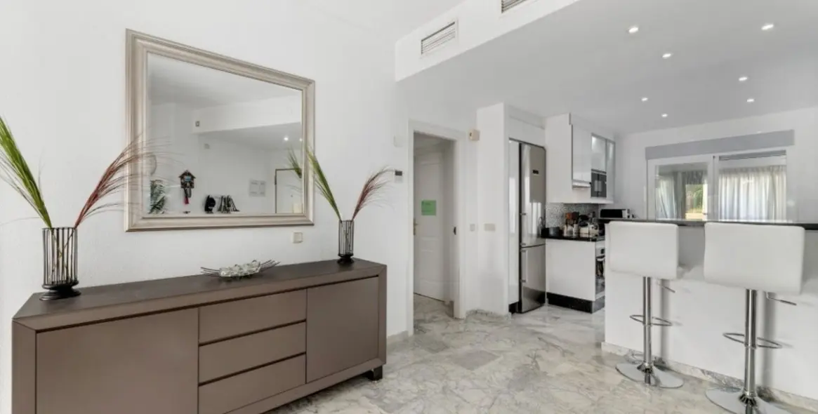 Venta de apartamento en planta baja en The Golden Mile 10