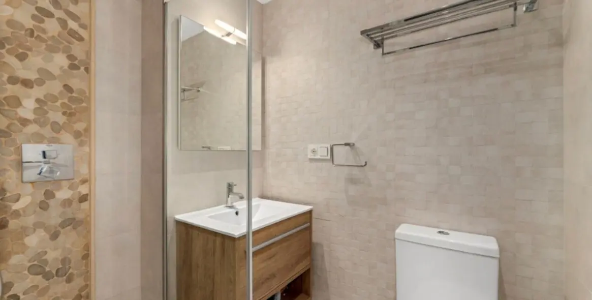 Venta de apartamento en planta baja en The Golden Mile 13