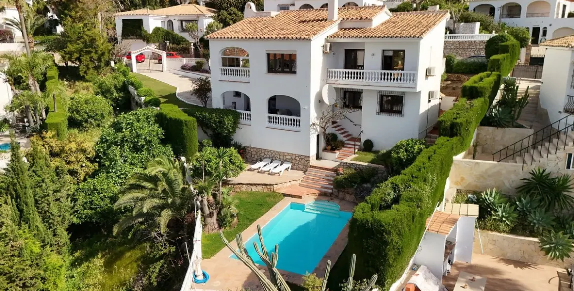 Venta de villa independiente en Benalmadena 1
