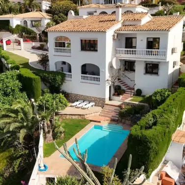 Venta de villa independiente en Benalmadena
