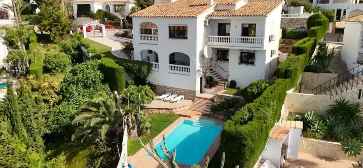 Venta de villa independiente en Benalmadena 0