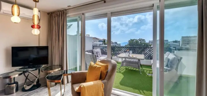 Venta de ático dúplex en Puerto Banús 3