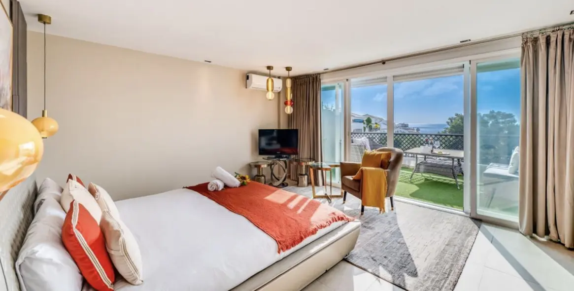 Venta de ático dúplex en Puerto Banús 8