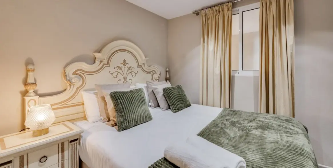 Venta de ático dúplex en Puerto Banús 11
