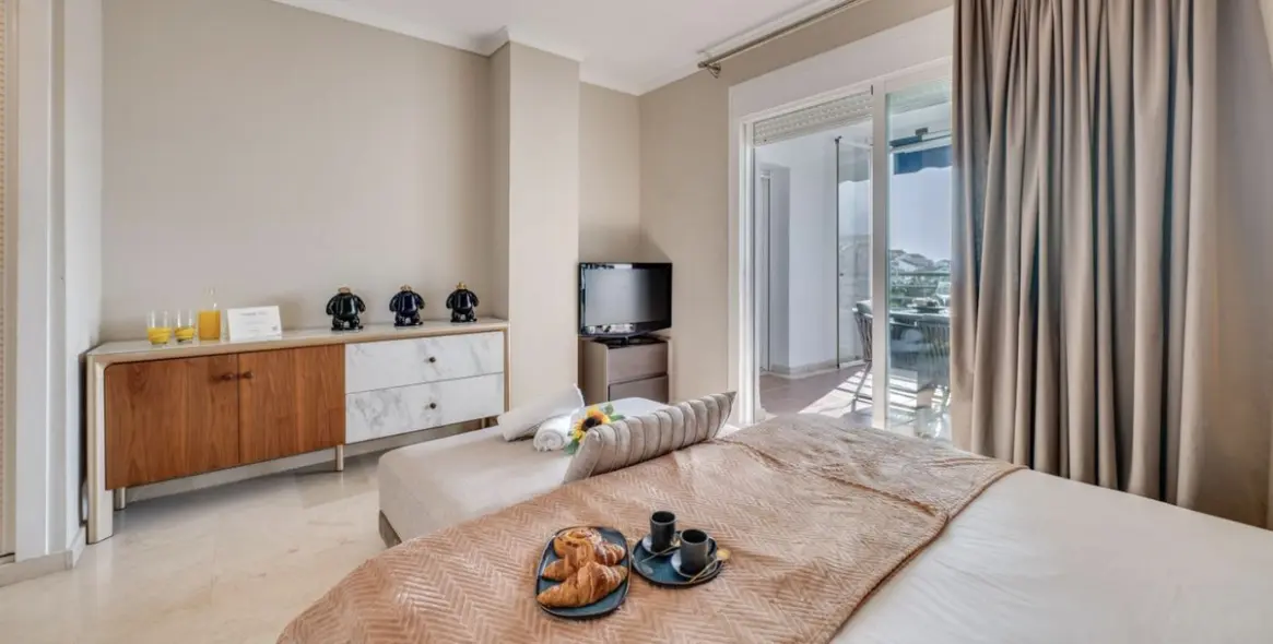 Venta de ático dúplex en Puerto Banús 14