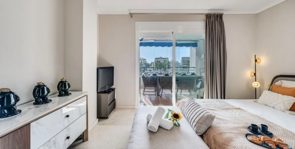 Venta de ático dúplex en Puerto Banús 15
