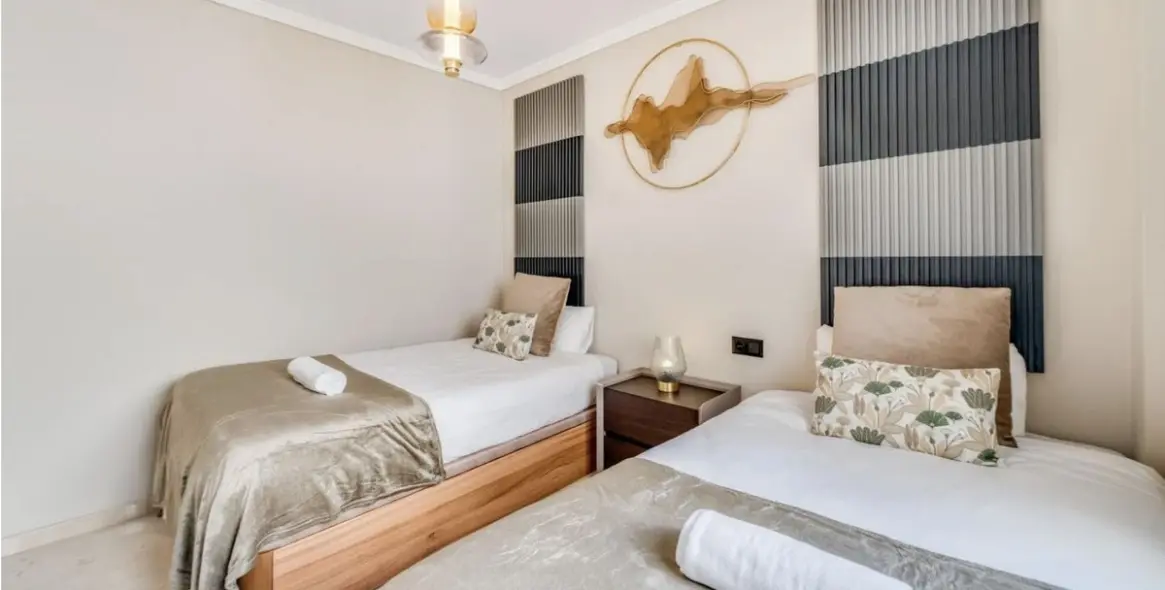 Venta de ático dúplex en Puerto Banús 16
