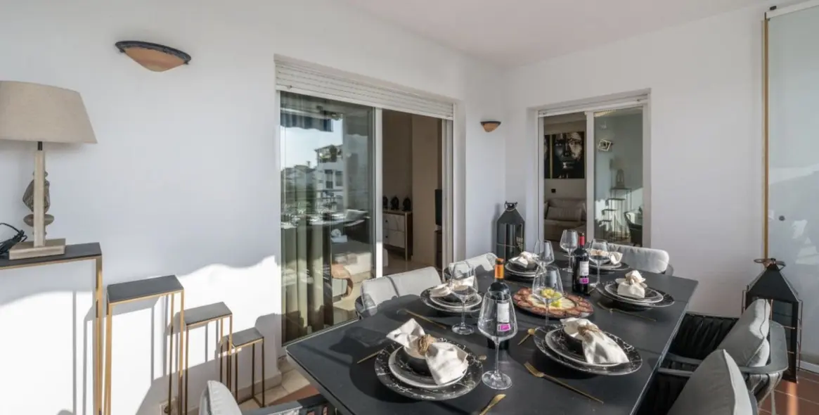 Venta de ático dúplex en Puerto Banús 25
