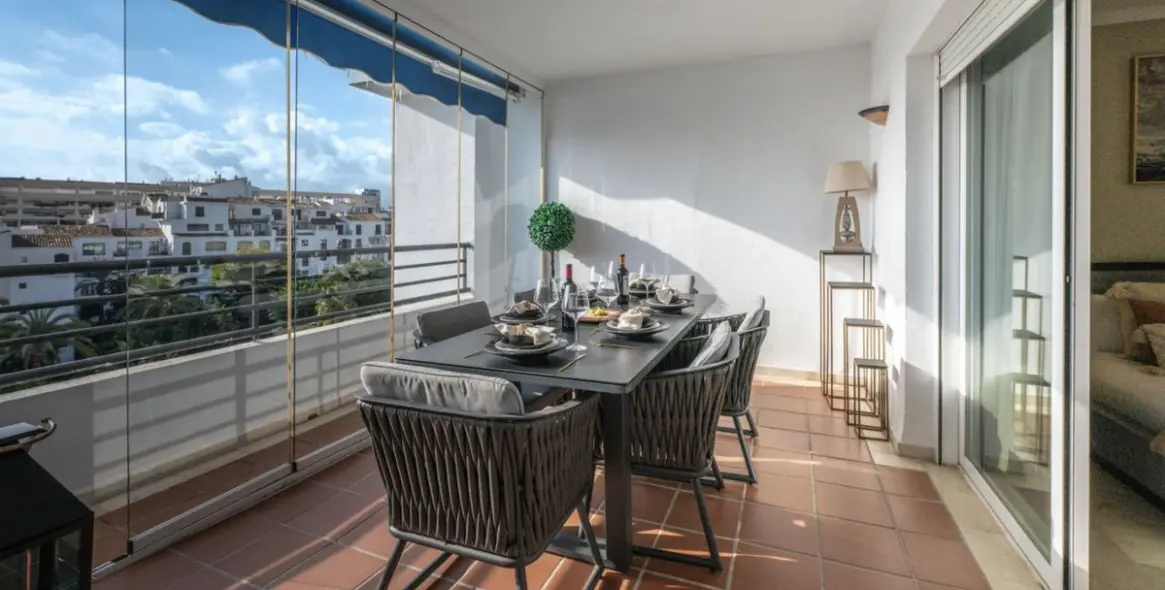 Venta de ático dúplex en Puerto Banús 26