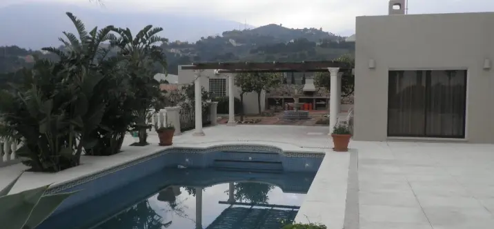 Long-term rent of detached villa in Estepona 3