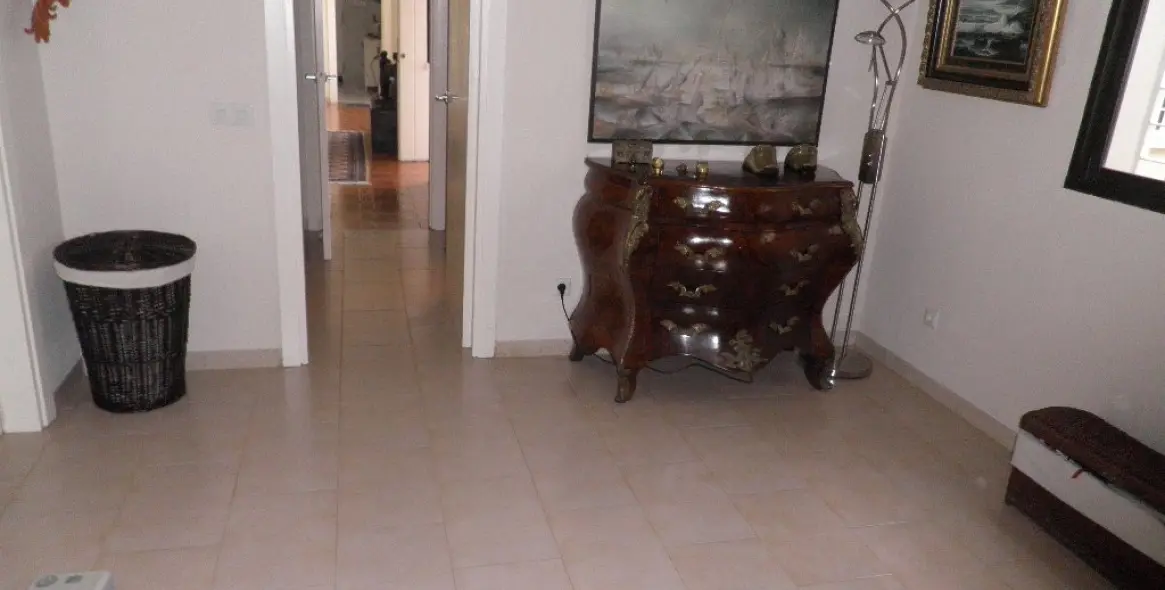 Long-term rent of detached villa in Estepona 18